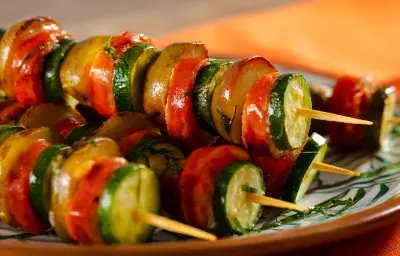 Brochetas de papa con chorizo Brochetas de papa con chorizo