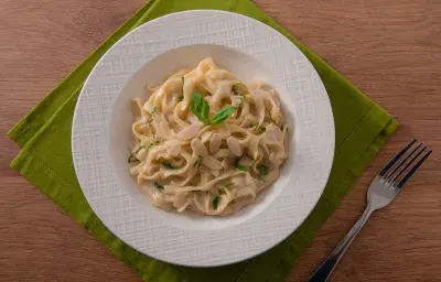 Pasta en Salsa Blanca de Almendras Pasta en Salsa Blanca de Almendras