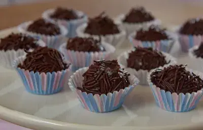 Brigadeiros Clásicos de Chocolate