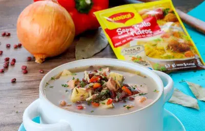 Sopa de Frijol Rojo con Pollo Sopa de Frijol Rojo con Pollo