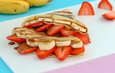 Crepes con Frutas y Choco Avellana Crepes con Frutas y Choco Avellana