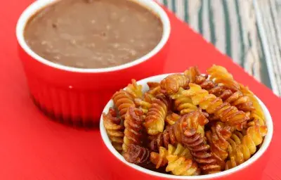 Pasta Chips con Dip de CRUNCH Pasta Chips con Dip de CRUNCH