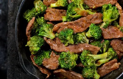 Carne con brocoli Carne con brocoli