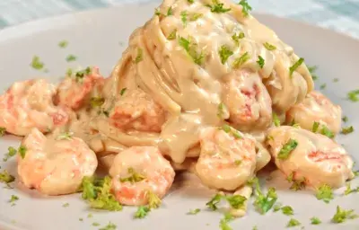 Pasta con camarones en salsa blanca Pasta con camarones en salsa blanca