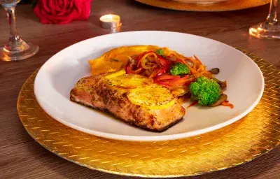 Salmón al Limón y Finas Hierbas Salmón al Limón y Finas Hierbas