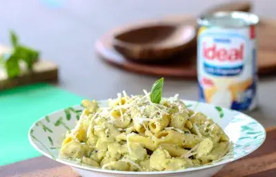 Pasta con Pollo en al Pesto Pasta con Pollo en al Pesto
