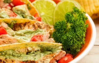 Tacos de pollo Tacos de pollo
