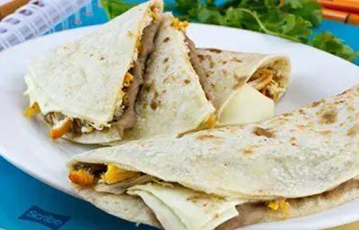 Quesadillas de pollo con frijoles rojos y queso Quesadillas de pollo con frijoles rojos y queso