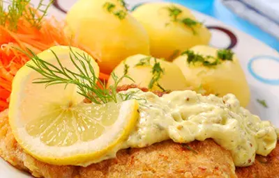 Corvina apanada en salsa Corvina apanada en salsa