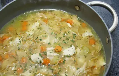 Sopa de Pollo con fideos Sopa de Pollo con fideos