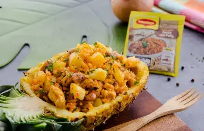Arroz Con Pollo Piña Y Pepitas De Marañón Arroz Con Pollo Piña Y Pepitas De Marañón