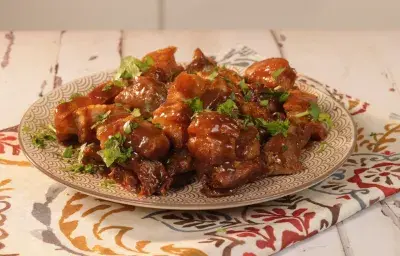 Chicharrones en salsa de tamarindo Chicharrones en salsa de tamarindo