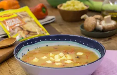 Crema de Hongos con Pimentón y Queso Crema de Hongos con Pimentón y Queso