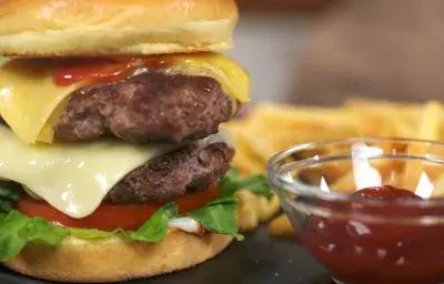 Hamburguesa con doble carne y doble queso Hamburguesa con doble carne y doble queso