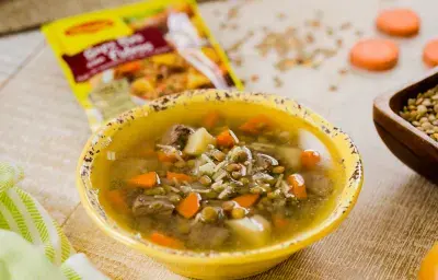 Sopa de Lentejas con Carne Sopa de Lentejas con Carne