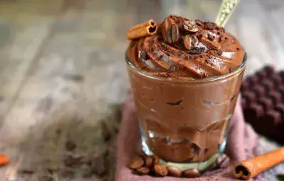 Mousse de chocolate y café Mousse de chocolate y café