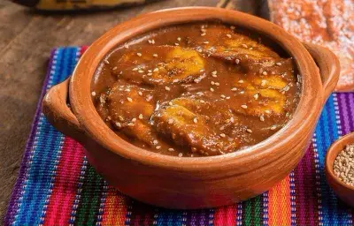 mole guatemalteco