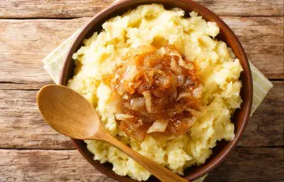 Puré de Papas con Cebolla Caramelizada