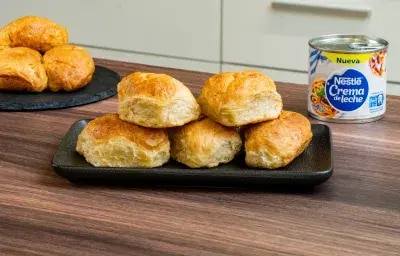 Pan Casero con Crema Dulce