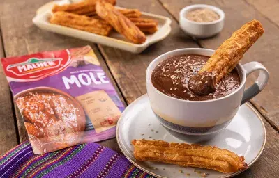 Churros con Salsa de Mole Churros con Salsa de Mole