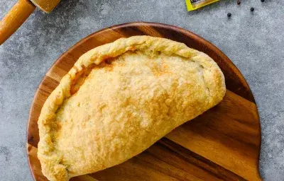 Calzone a la Boloñesa Calzone a la Boloñesa