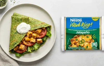 Crepe de quinoa y espinaca con pollo y queso jalapeño