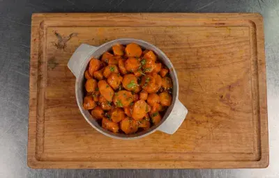 Salchichas Guisadas con Achiote