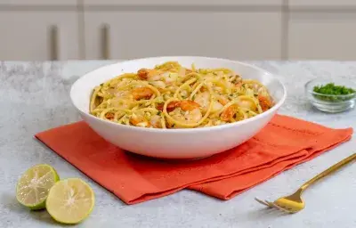 Pasta con Camarones Al Ajillo El Salvador