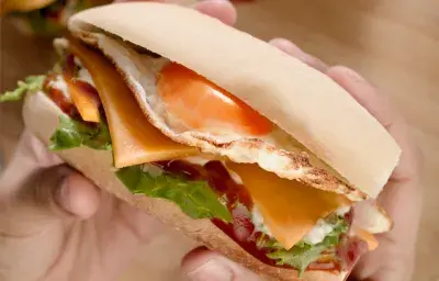 Emparedado de Queso y Huevo