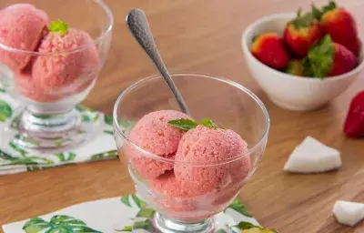 Helado de fresas con banana