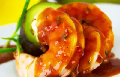 Cóctel de langostinos en salsa roja Cóctel de langostinos en salsa roja