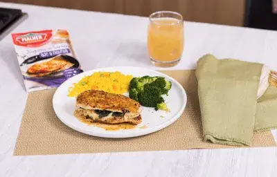 Pechuga Rellena con Mozzarella Pechuga Rellena con Mozzarella