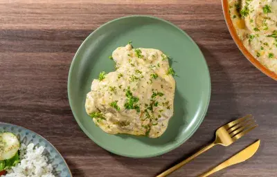 Pollo en Salsa Cremosa de Ajo y Limón Pollo en Salsa Cremosa de Ajo y Limón