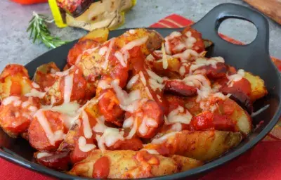 Choripapas con Salsa