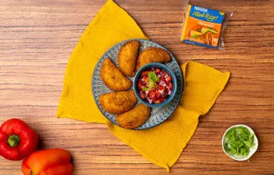 Empanada de Chorizo tableño y Queso Cheddar Pimentón