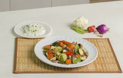 Carne con Vegetales Salteados