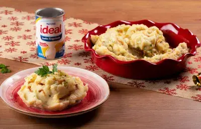 Puré de Papas con Cebolla Caramelizada Puré de Papas con Cebolla Caramelizada