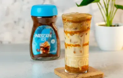 café dalgona de dulce de leche
