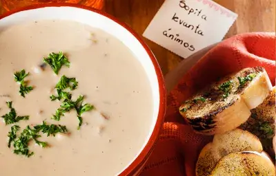 Crema de pollo y hongos Crema de pollo y hongos