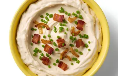 Dip de Queso Crema con Cebolla y Tocino