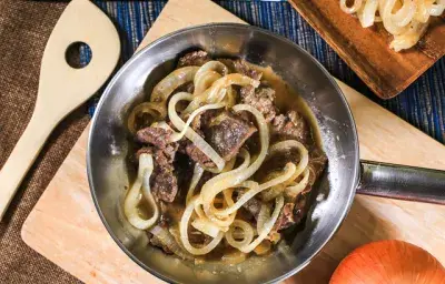 Bistec Encebollado
