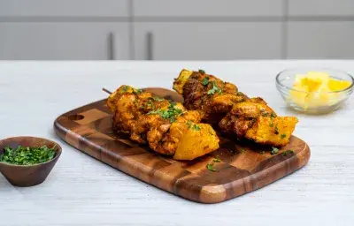 brochetas de pollo al pastor