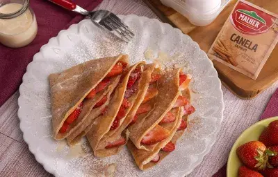Crepas Rellenas con Fresas Crepas Rellenas con Fresas