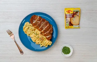 Pasta con pollo a la milanesa