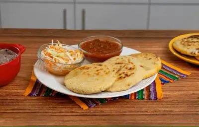 Pupusas con Frijol y Queso Ricontodo El Salvador Pupusas con Frijol y Queso Ricontodo El Salvador