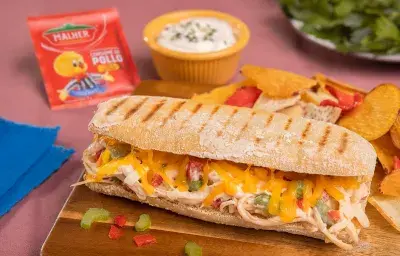 Paninis de Pollo Paninis de Pollo
