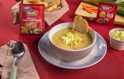 Sopa MALHER® con puerros, papas y vegetales