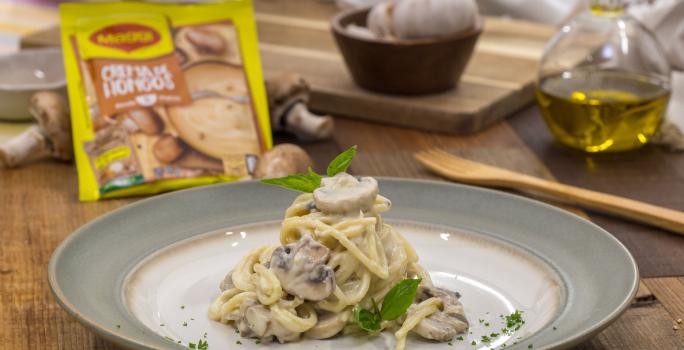 Pasta con Hongos en Salsa Blanca