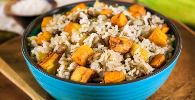 Arroz con guandú y coco