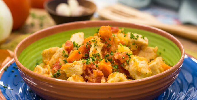 Pollo Guisado
